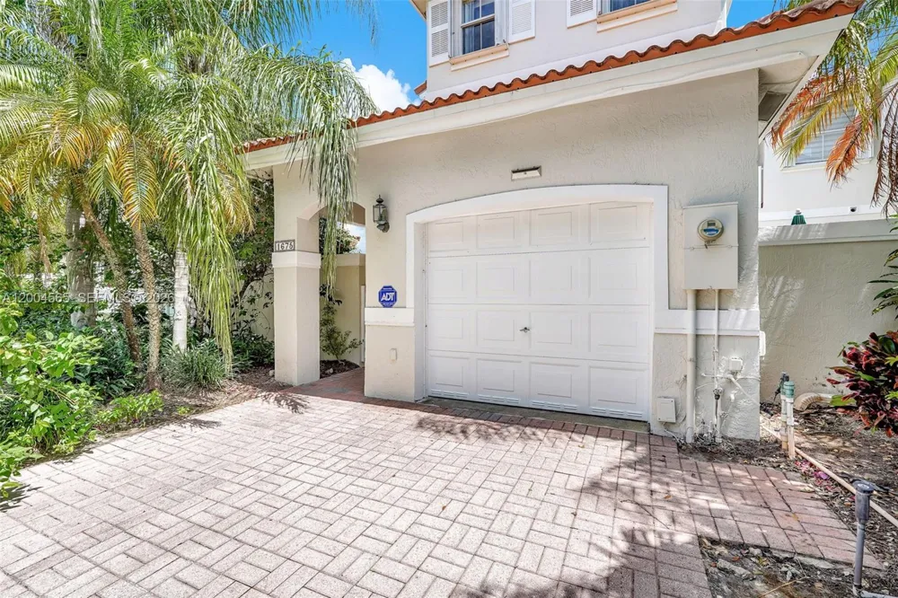 1675 Yellowheart Way Hollywood, FL 33019