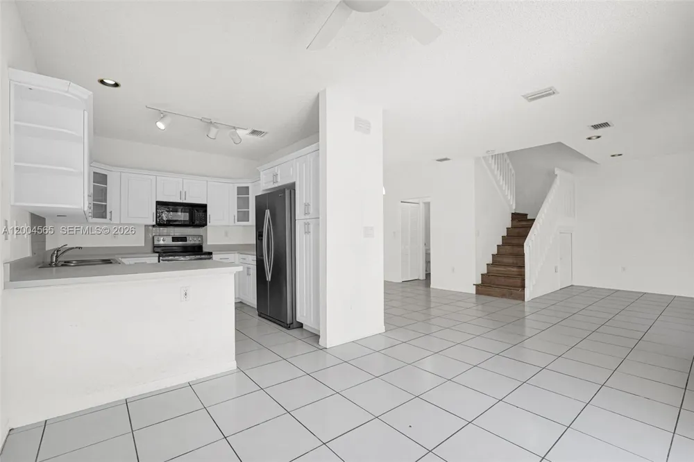 1675 Yellowheart Way Hollywood, FL 33019