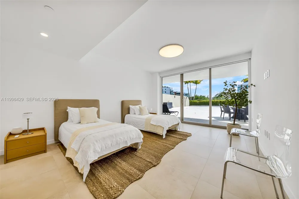 1135 103rd St #304 Bay Harbor Islands, FL 33154