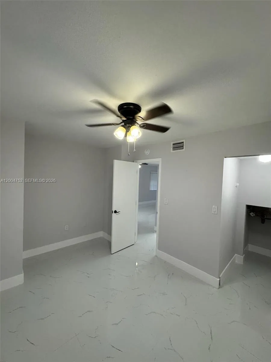 5127 SW 123rd Ave Cooper City, FL 33330