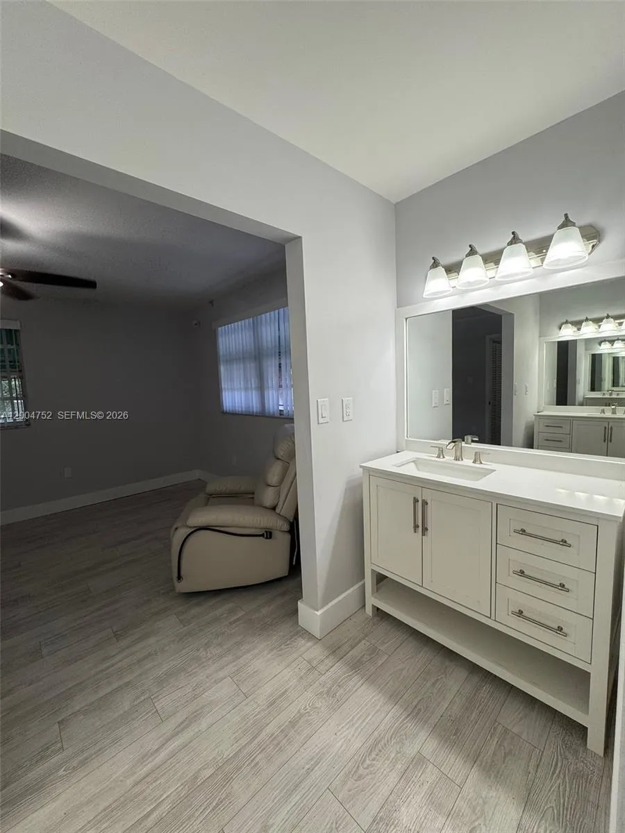 5127 SW 123rd Ave Cooper City, FL 33330