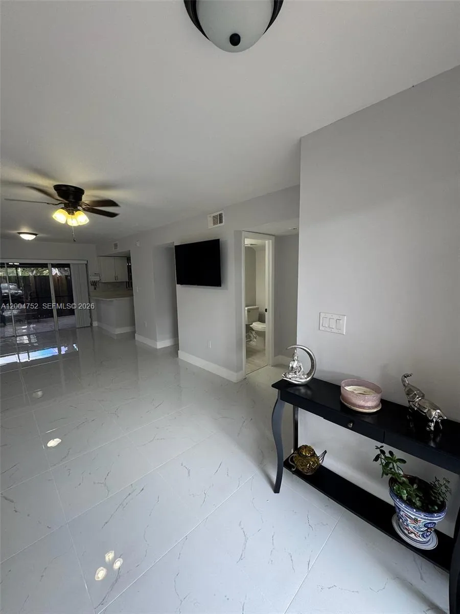 5127 SW 123rd Ave Cooper City, FL 33330