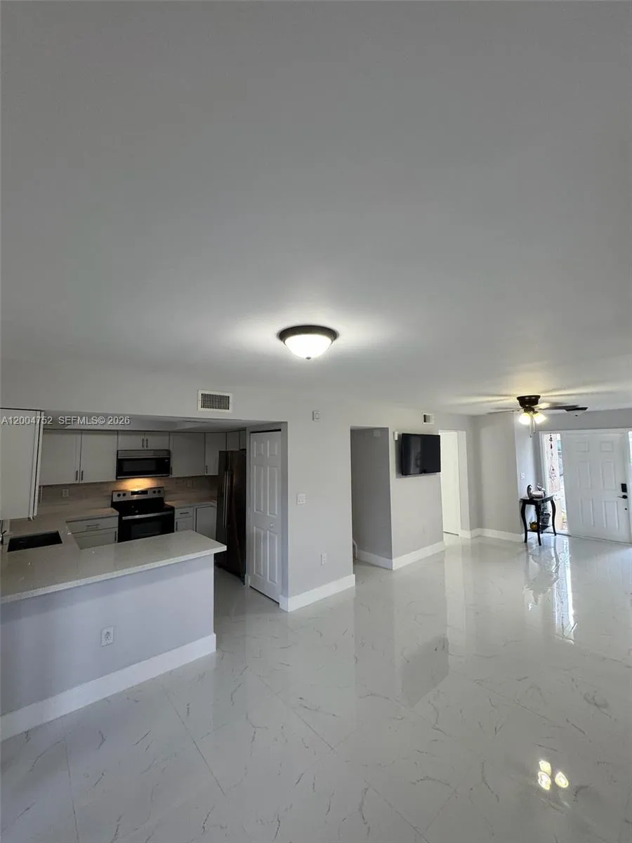 5127 SW 123rd Ave Cooper City, FL 33330