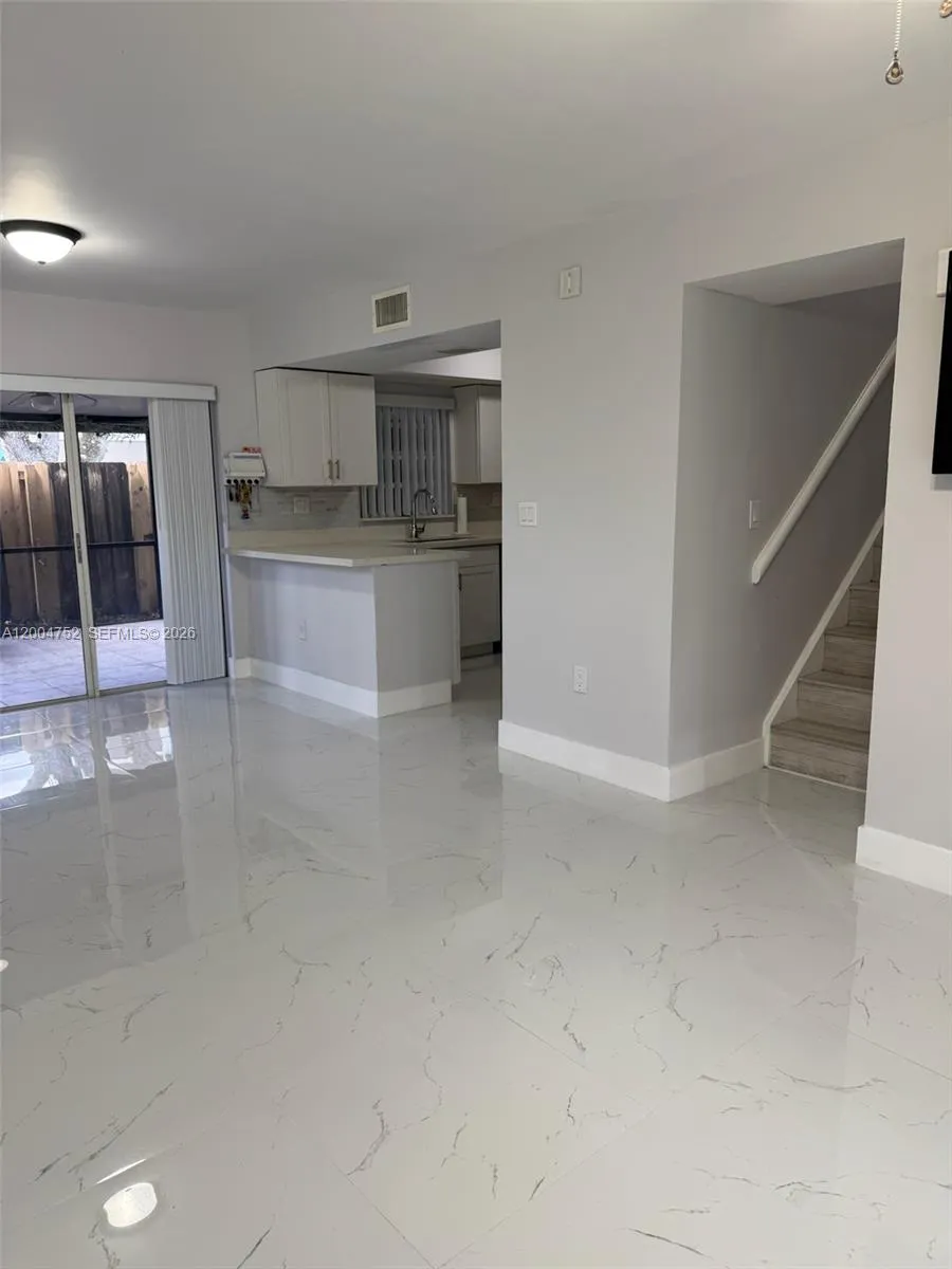 5127 SW 123rd Ave Cooper City, FL 33330