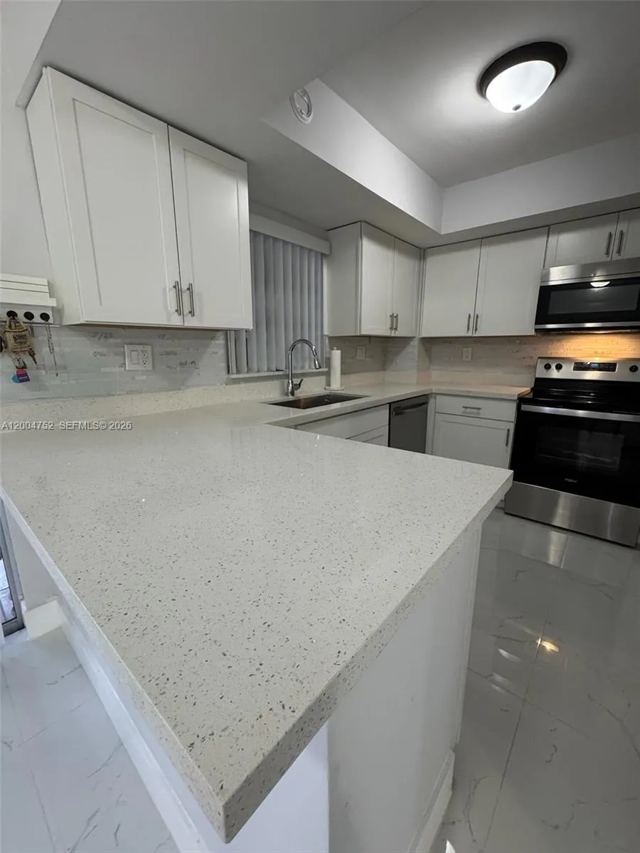 5127 SW 123rd Ave Cooper City, FL 33330