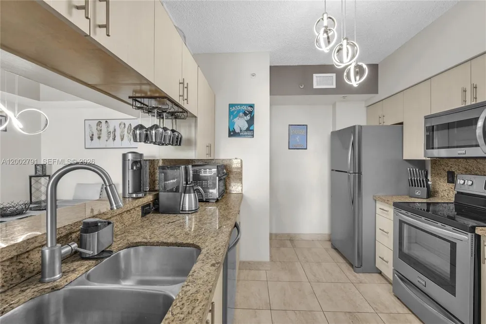 17125 Bay Rd #3204 Sunny Isles Beach, FL 33160