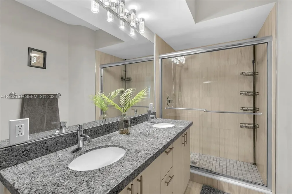 17125 Bay Rd #3204 Sunny Isles Beach, FL 33160