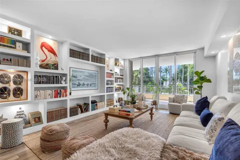 791 Crandon Blvd #302