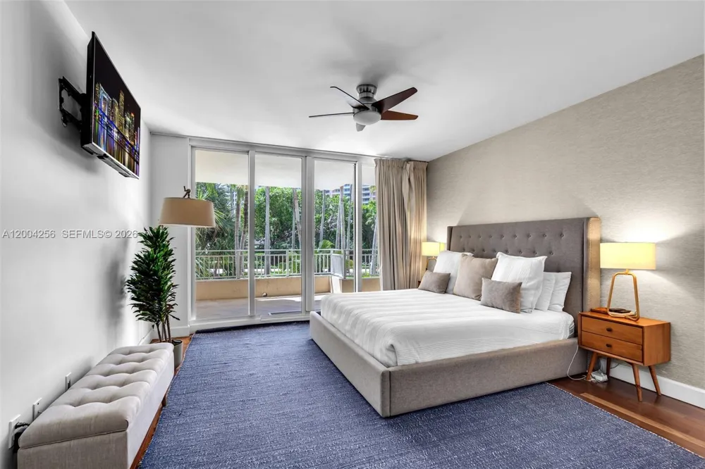 791 Crandon Blvd #302 Key Biscayne, FL 33149