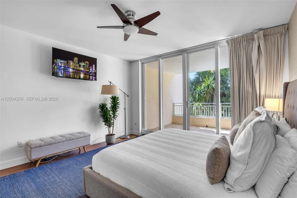 791 Crandon Blvd #302 Key Biscayne, FL 33149