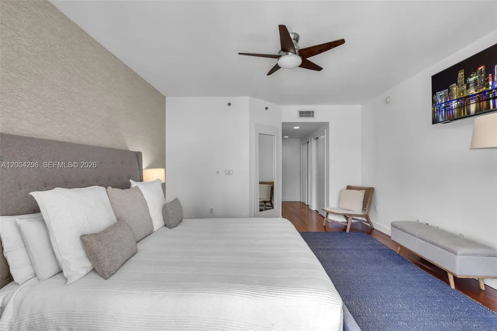 791 Crandon Blvd #302 Key Biscayne, FL 33149