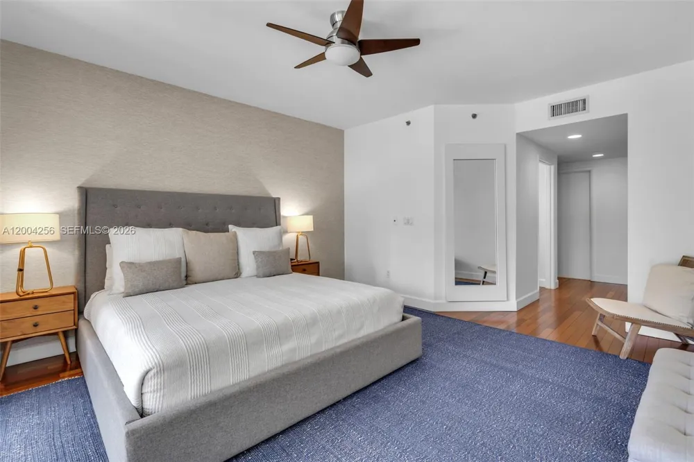 791 Crandon Blvd #302 Key Biscayne, FL 33149