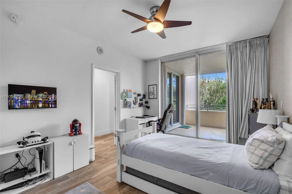 791 Crandon Blvd #302 Key Biscayne, FL 33149
