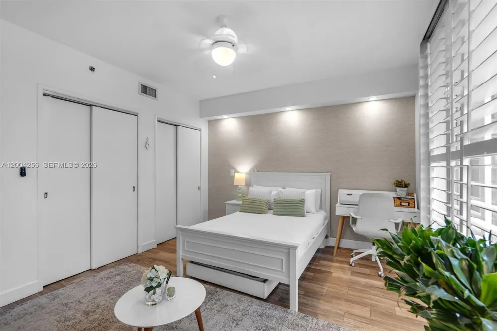 791 Crandon Blvd #302 Key Biscayne, FL 33149