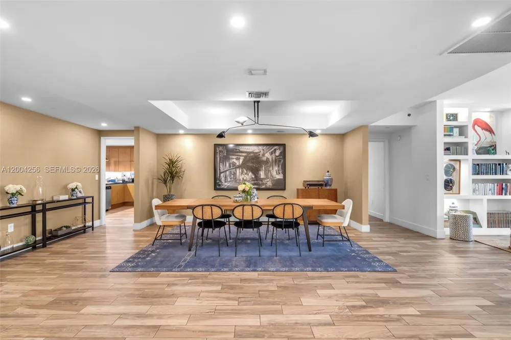 791 Crandon Blvd #302 Key Biscayne, FL 33149