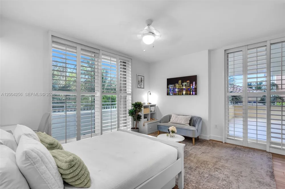 791 Crandon Blvd #302 Key Biscayne, FL 33149