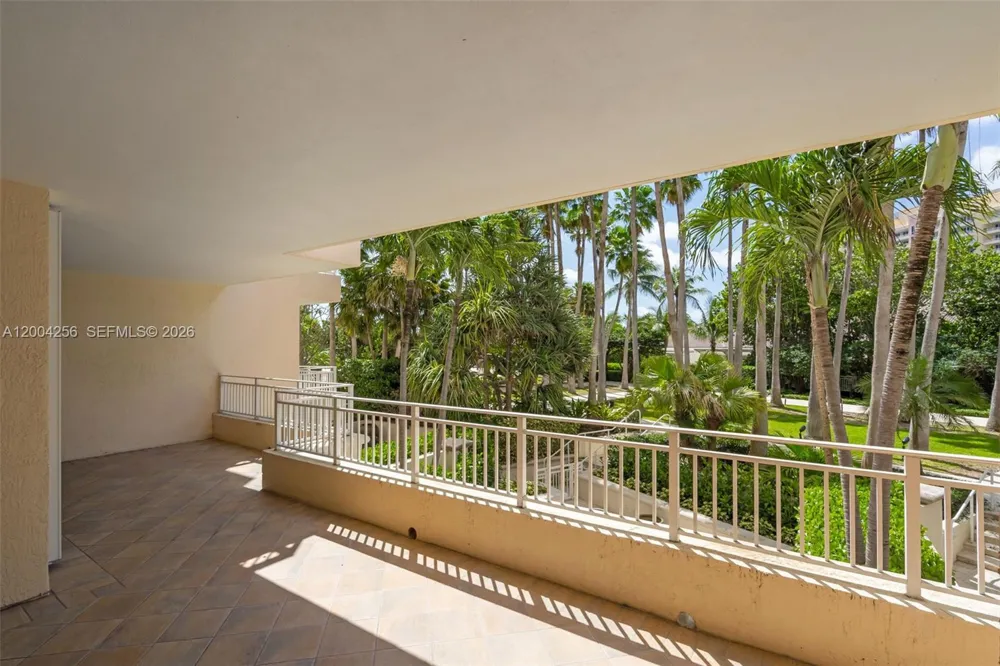 791 Crandon Blvd #302 Key Biscayne, FL 33149
