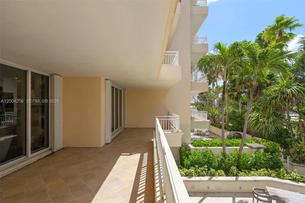 791 Crandon Blvd #302 Key Biscayne, FL 33149