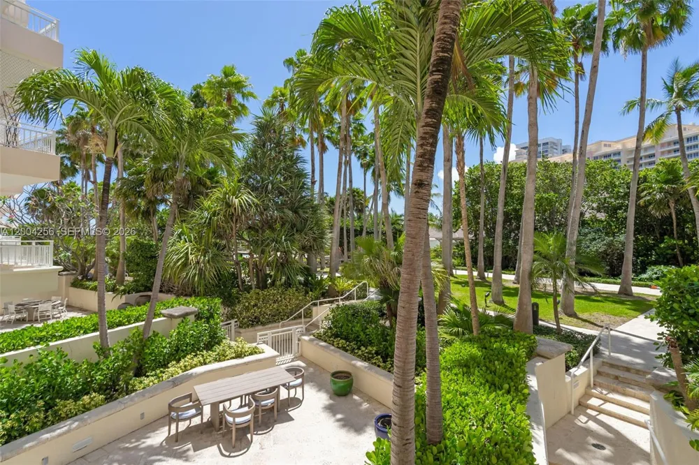 791 Crandon Blvd #302 Key Biscayne, FL 33149
