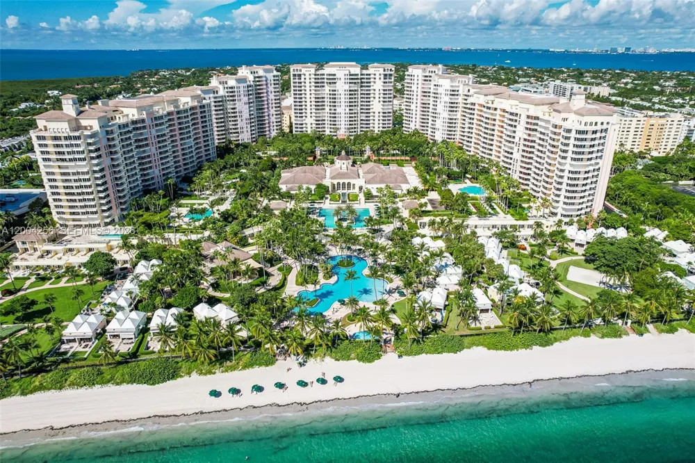 791 Crandon Blvd #302 Key Biscayne, FL 33149