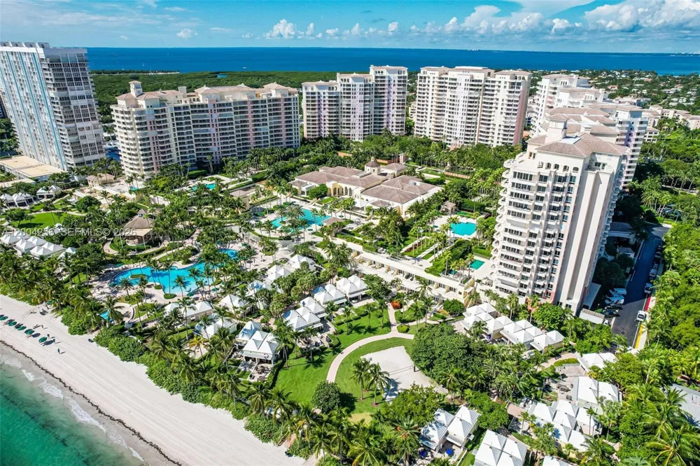 791 Crandon Blvd #302 Key Biscayne, FL 33149