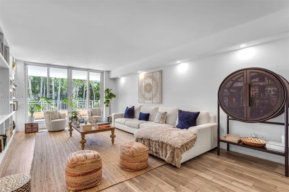 791 Crandon Blvd #302 Key Biscayne, FL 33149