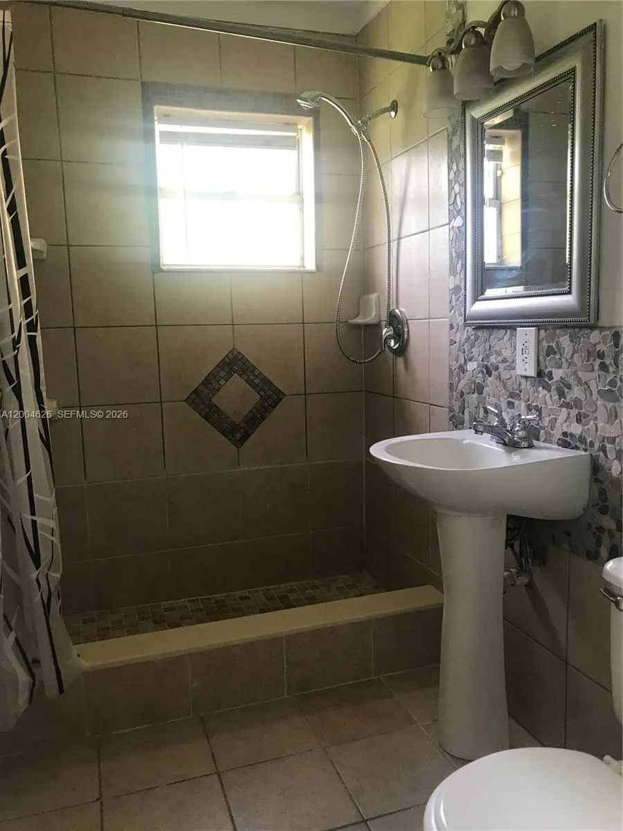 3825 NW 90th Ave #3825 Sunrise, FL 33351