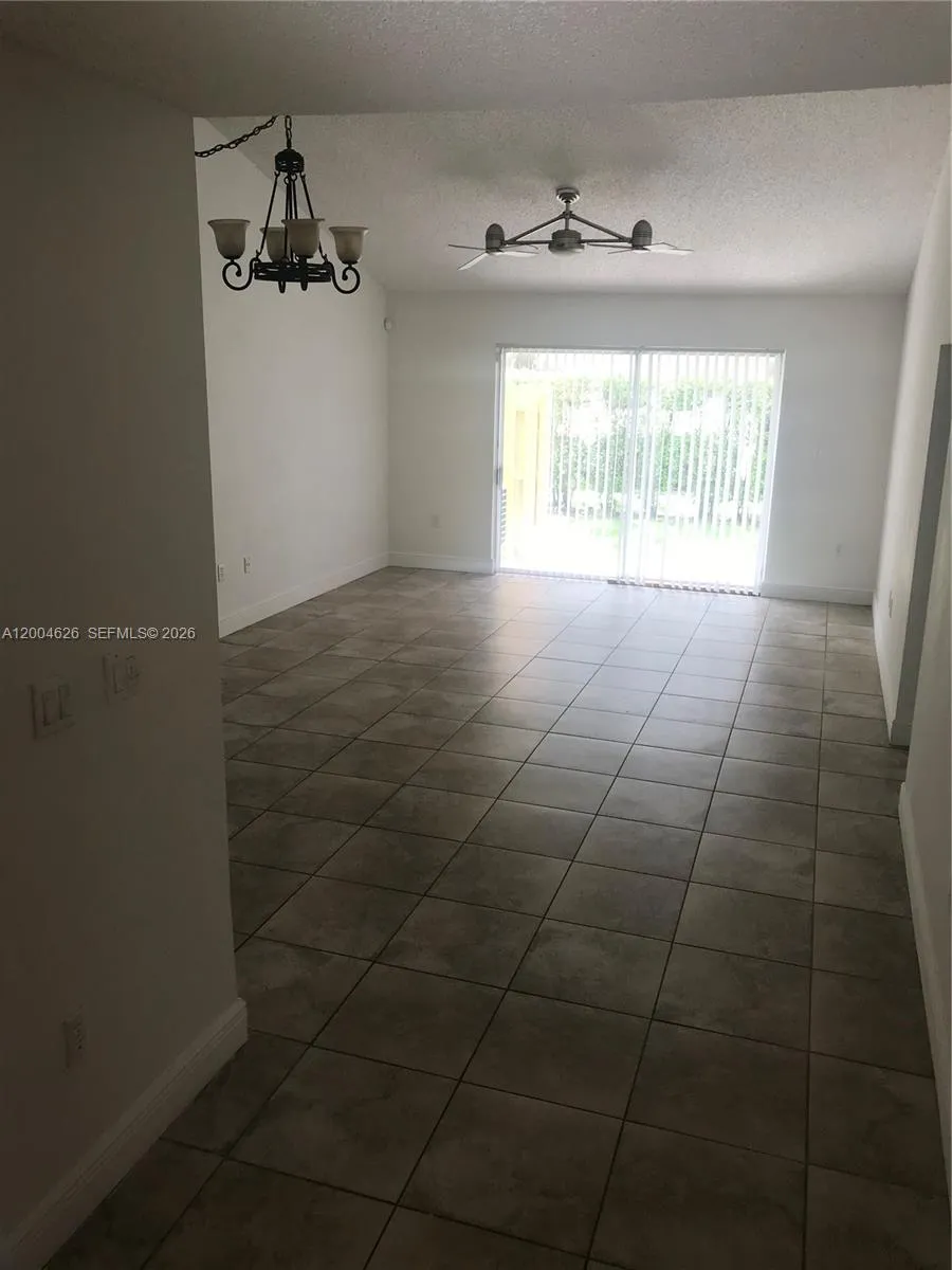3825 NW 90th Ave #3825 Sunrise, FL 33351