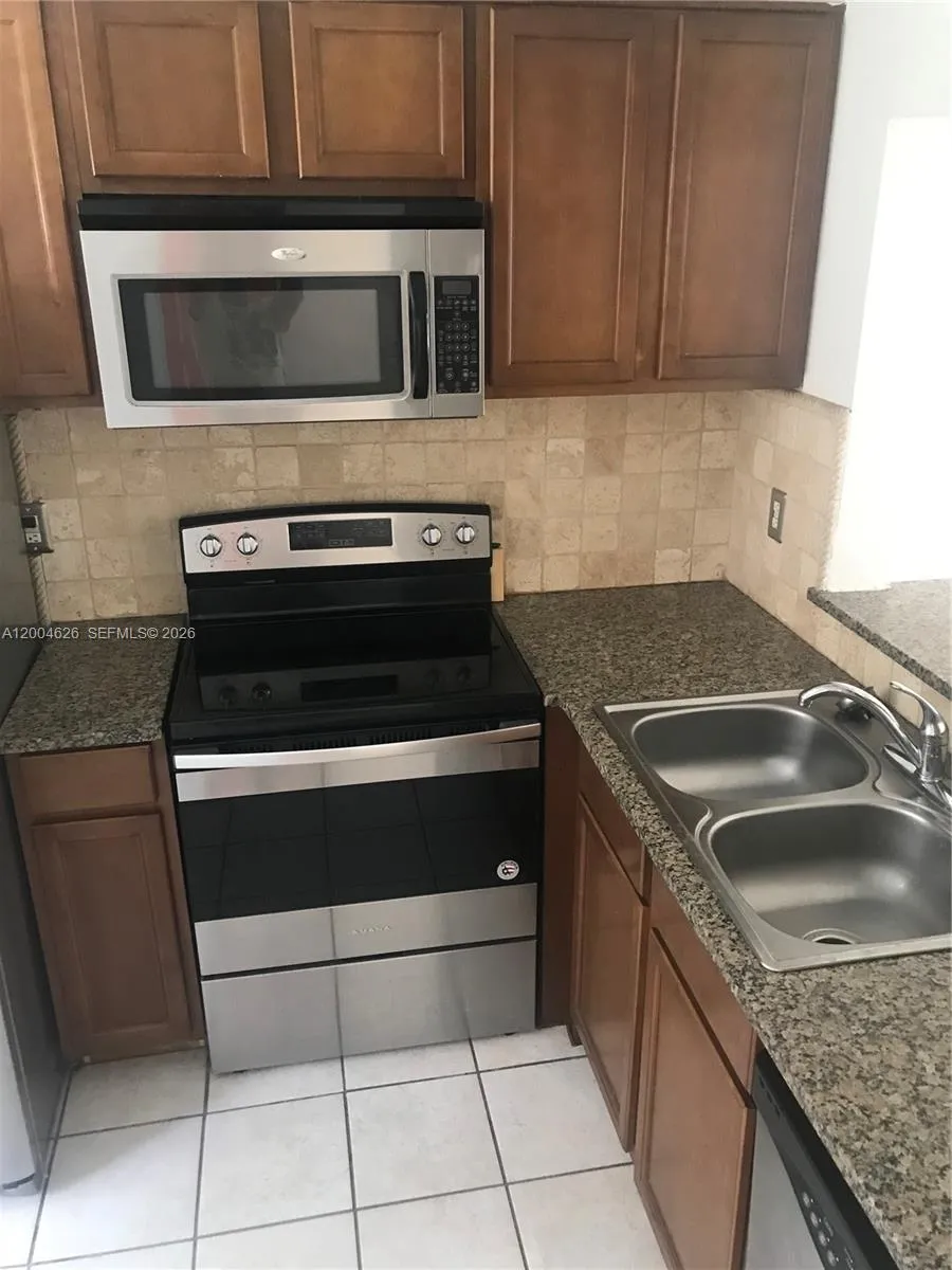 3825 NW 90th Ave #3825 Sunrise, FL 33351