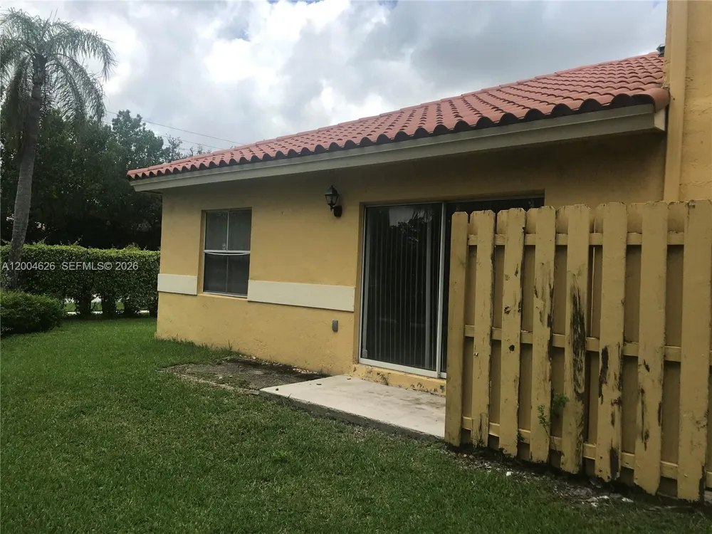 3825 NW 90th Ave #3825 Sunrise, FL 33351