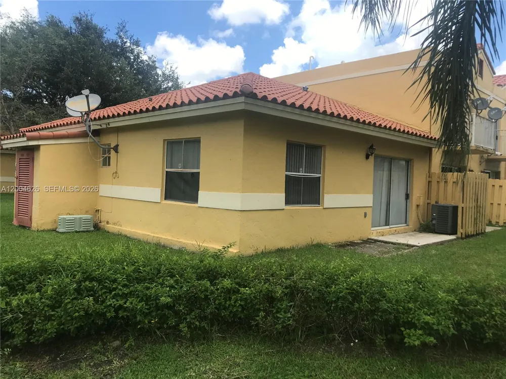 3825 NW 90th Ave #3825 Sunrise, FL 33351