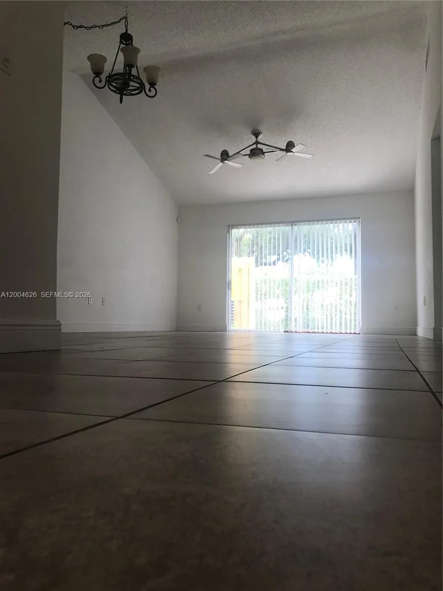 3825 NW 90th Ave #3825 Sunrise, FL 33351