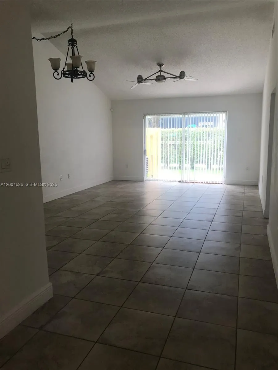 3825 NW 90th Ave #3825 Sunrise, FL 33351