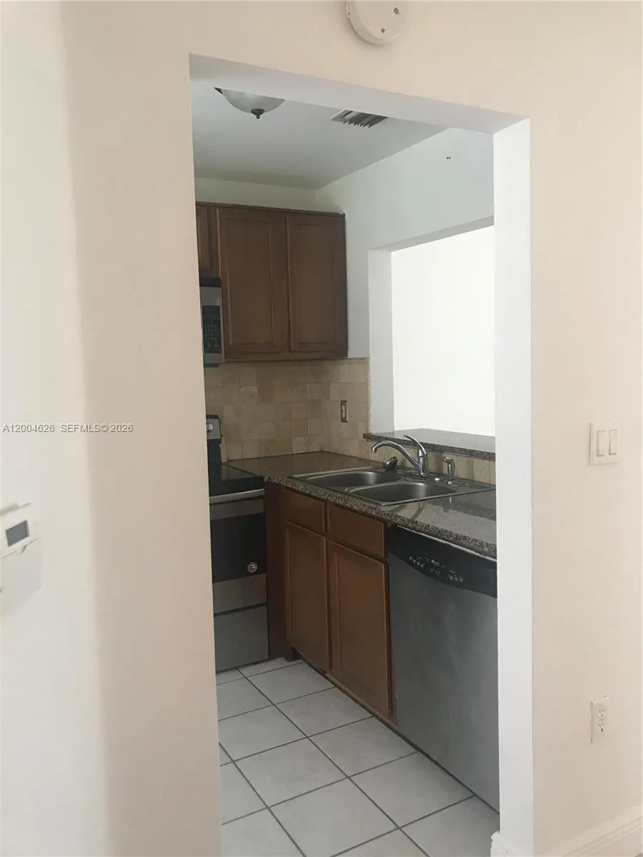 3825 NW 90th Ave #3825 Sunrise, FL 33351