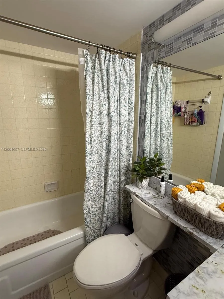 208 Pine Hov Cir #A-2 Green Acres, FL 33463
