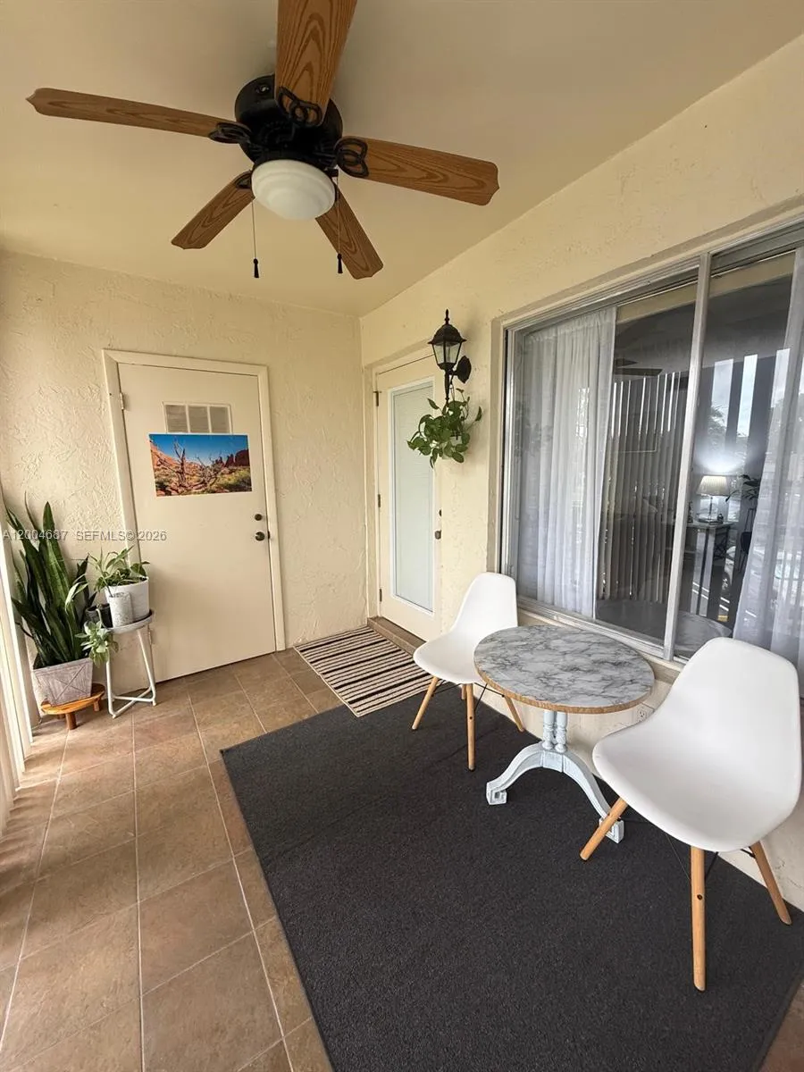 208 Pine Hov Cir #A-2 Green Acres, FL 33463