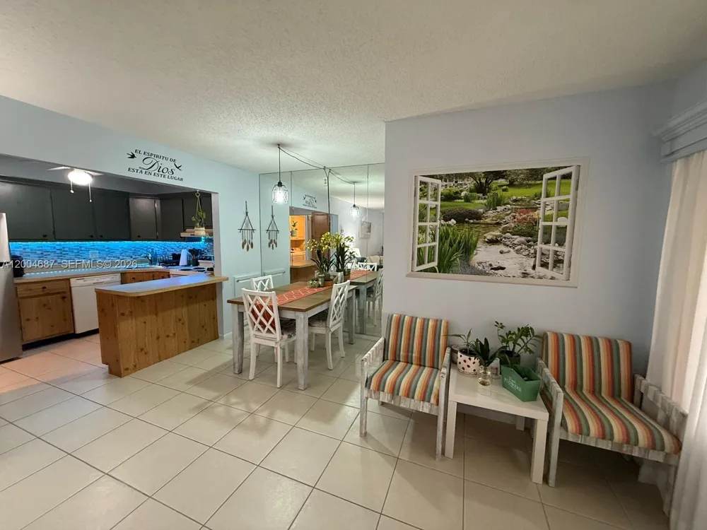 208 Pine Hov Cir #A-2 Green Acres, FL 33463