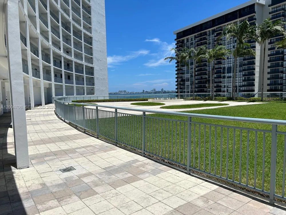 601 NE 36th St #801 Miami, FL 33137