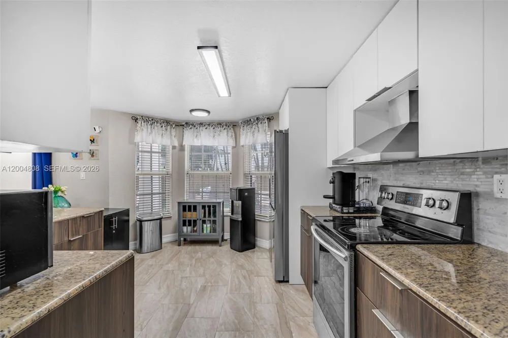16230 NW 84th Ct Miami Lakes, FL 33016