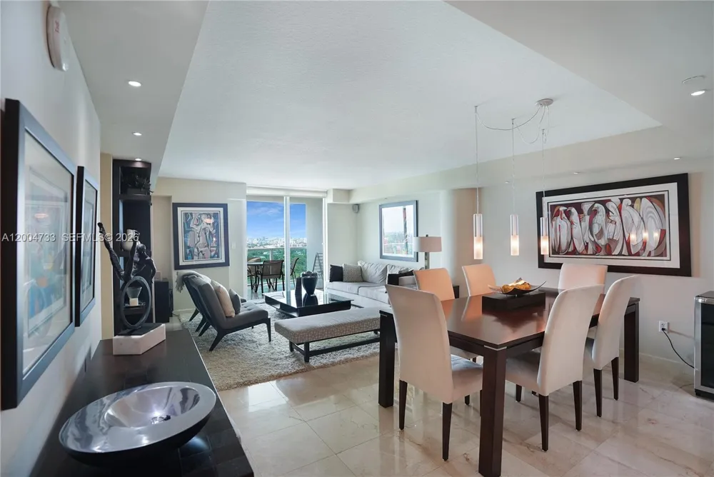 2101 Brickell Ave #1812 Miami, FL 33129