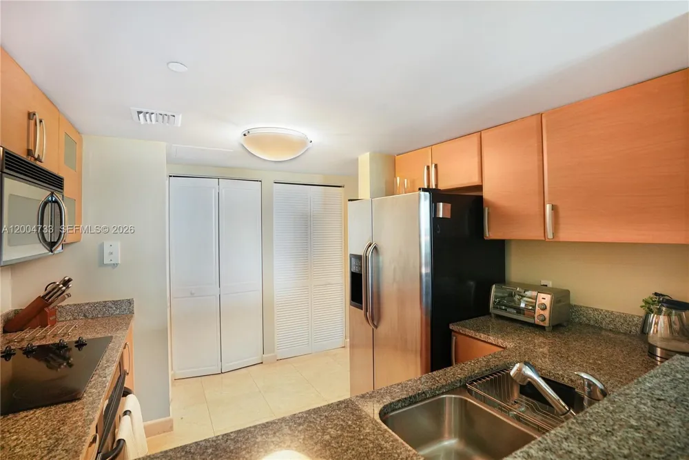 2101 Brickell Ave #1812 Miami, FL 33129