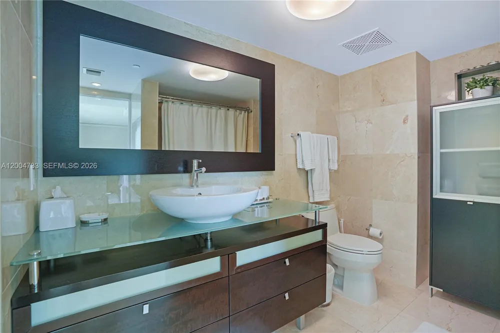 2101 Brickell Ave #1812 Miami, FL 33129