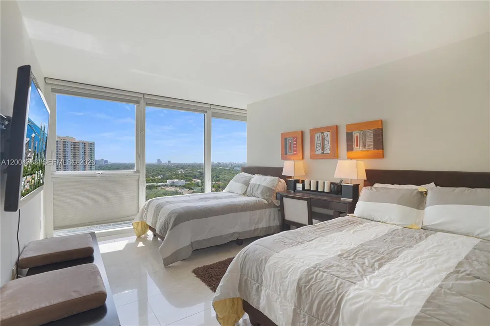 2101 Brickell Ave #1812 Miami, FL 33129