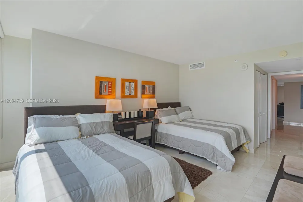 2101 Brickell Ave #1812 Miami, FL 33129