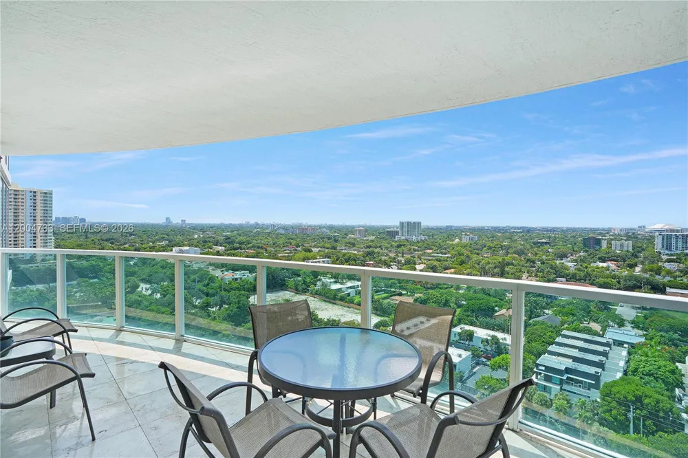 2101 Brickell Ave #1812 Miami, FL 33129