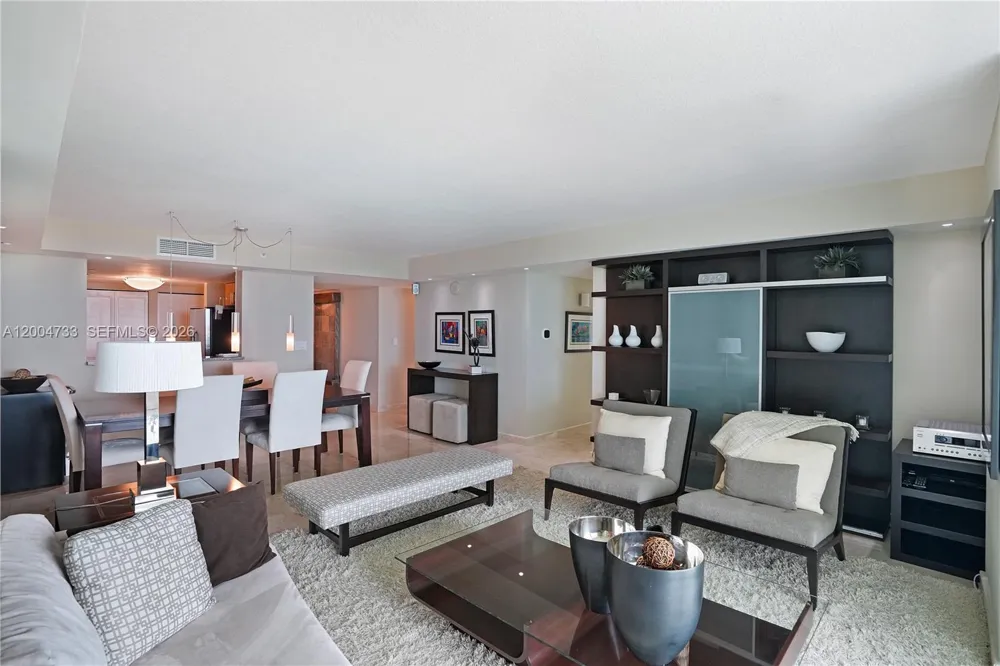 2101 Brickell Ave #1812 Miami, FL 33129