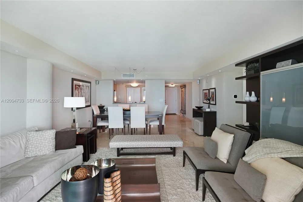 2101 Brickell Ave #1812 Miami, FL 33129