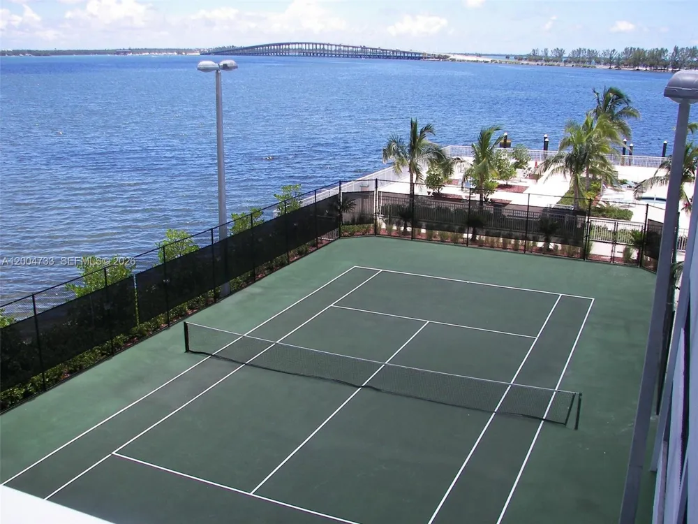 2101 Brickell Ave #1812 Miami, FL 33129