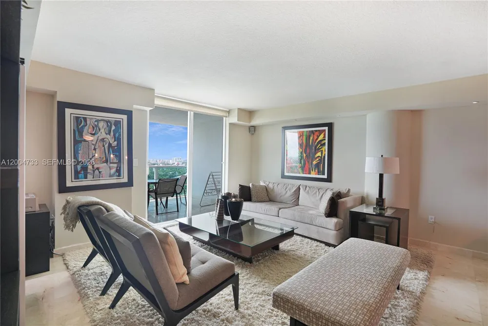 2101 Brickell Ave #1812 Miami, FL 33129