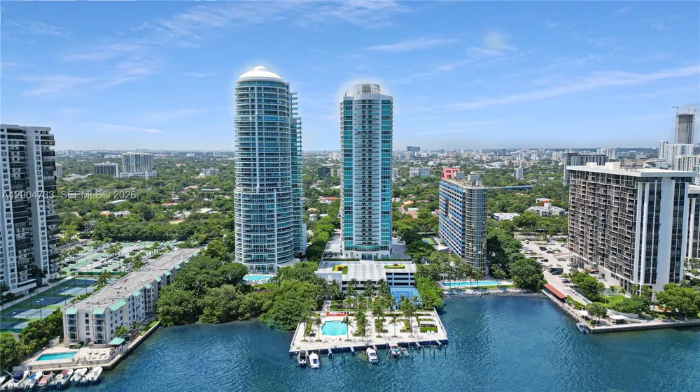 2101 Brickell Ave #1812 Miami, FL 33129